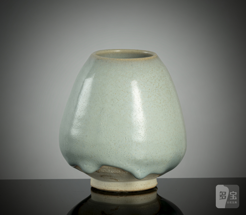 A lotus bud vase with Jun glaze
